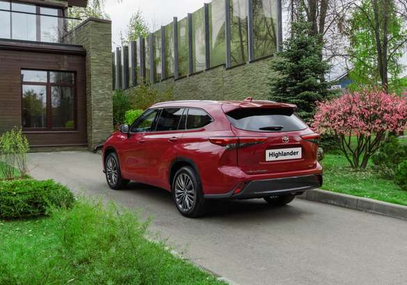 В Россию едет новый Toyota Highlander
