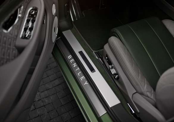 Новый Bentley Continental GT V8 доставлен первым российским покупателям