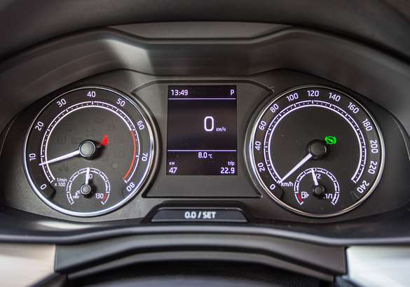 Встречаем новый Skoda Rapid: первый антикарантинный тест-драйв