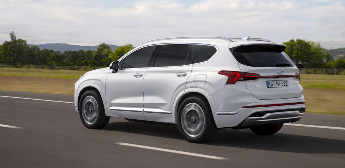 Hyundai показал, как будет выглядеть обновленный Santa Fe