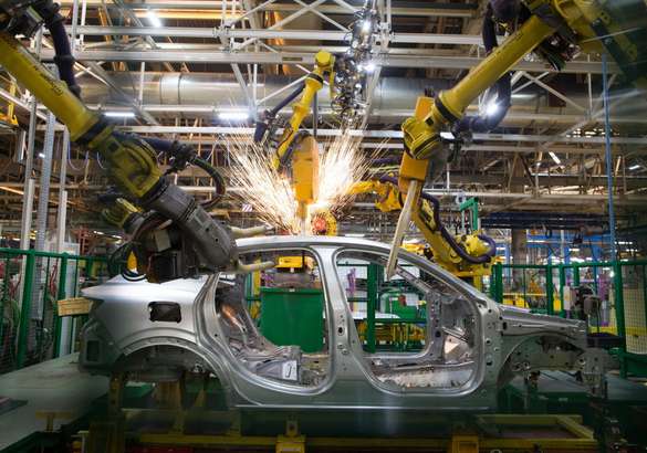 Renault отмечает 15-летие своего московского завода