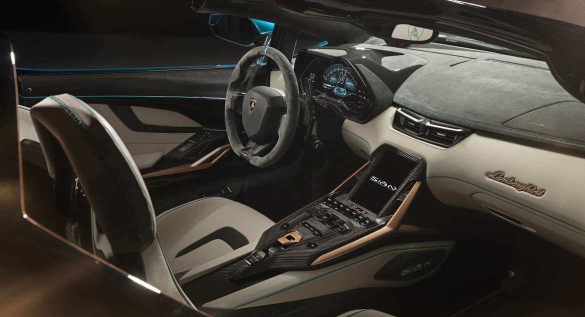 Новому Lamborghini Sian «снесло крышу»