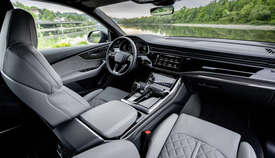 Кроссоверы Audi SQ7 и SQ8 получили новый бензиновый двигатель