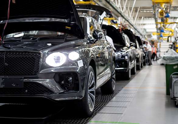 Новый Bentley Bentayga встал на конвейер