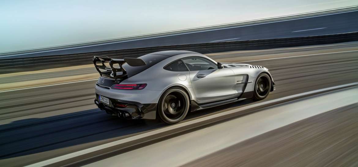 Mercedes «оценил» в евро «черную» спецверсию суперкара AMG GT