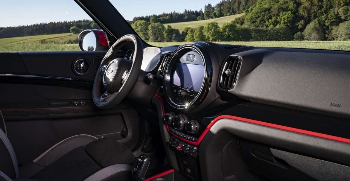 Mini представил новый Countryman в топ-версии John Cooper Works