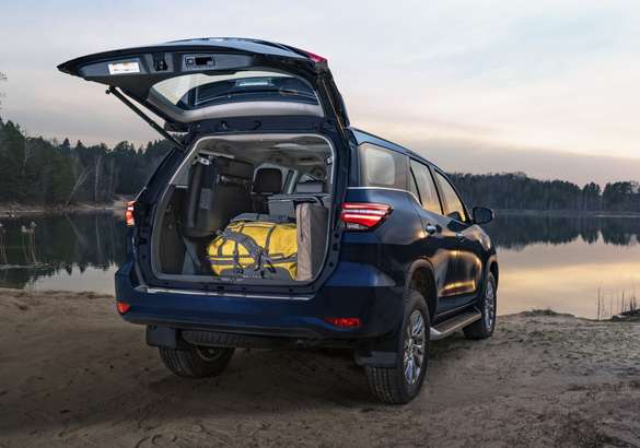 Toyota обновила Hilux и Fortuner