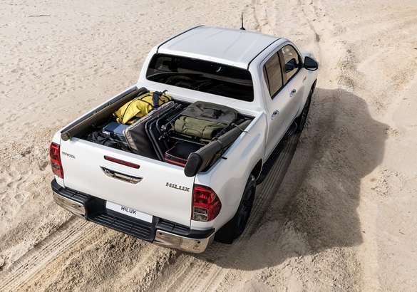 Toyota обновила Hilux и Fortuner