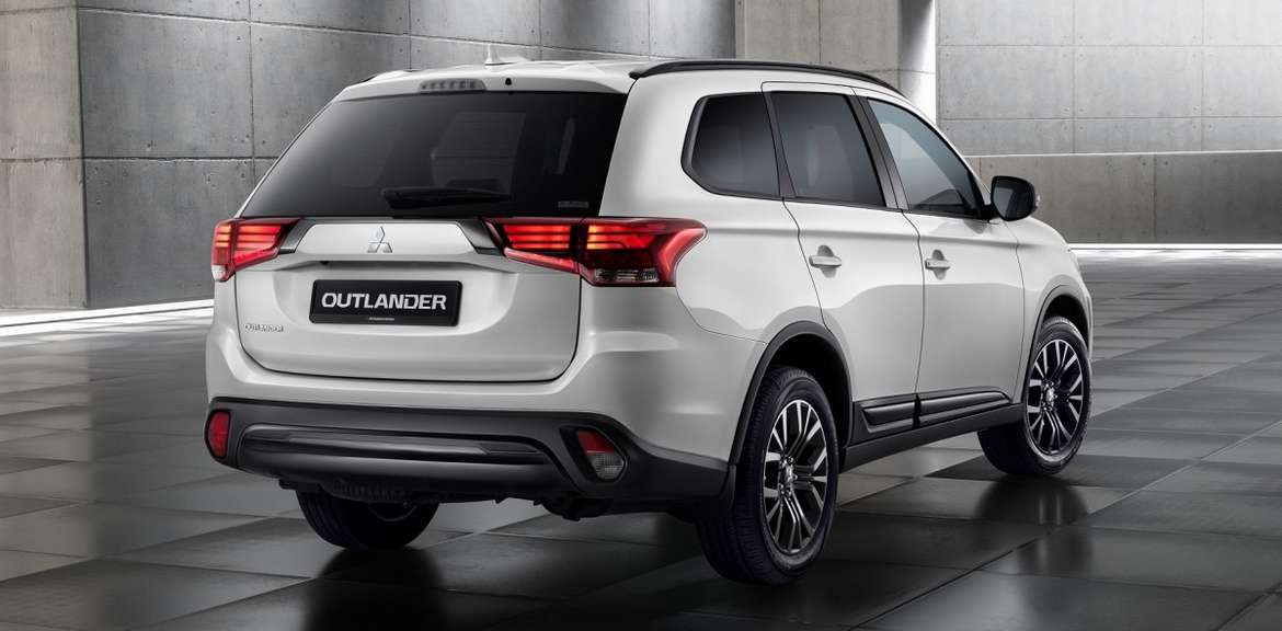 Mitsubishi представил ограниченную серию Outlander Black Edition