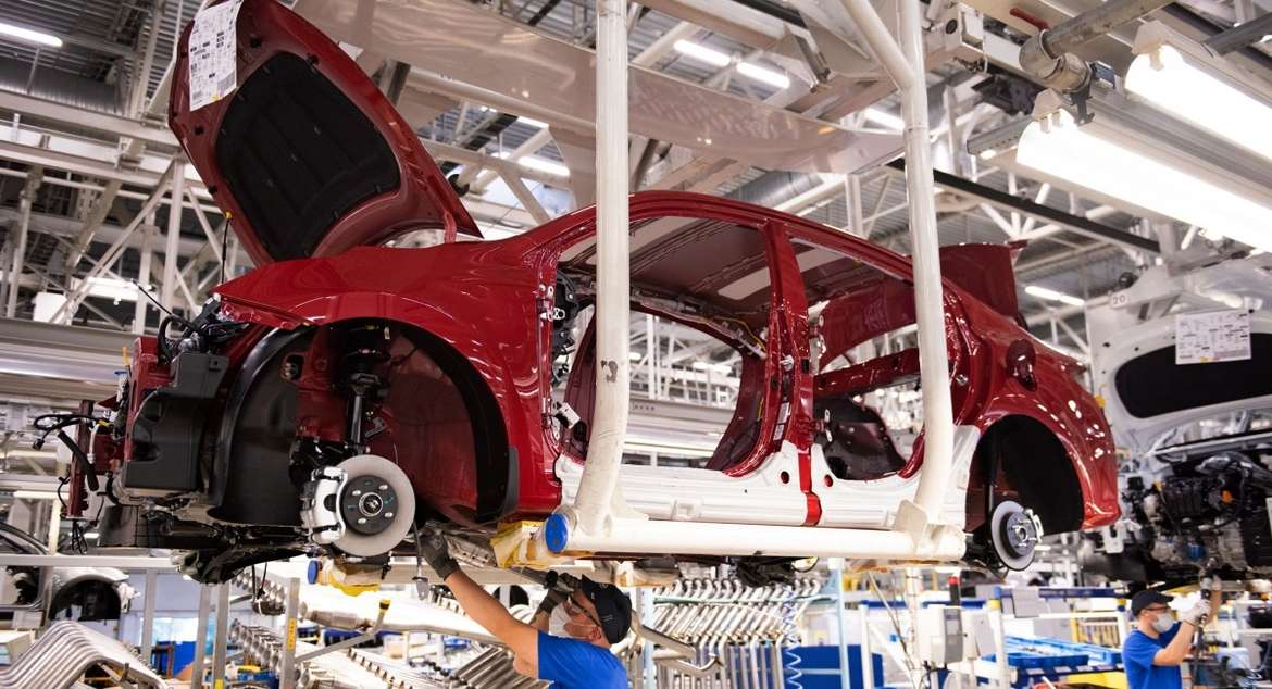 Обновленный Kia Rio встал на конвейер в Петербурге
