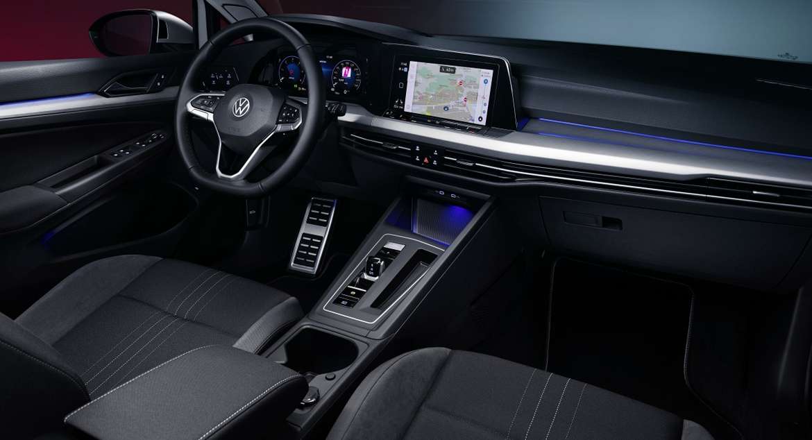 Volkswagen показал новый Golf универсал