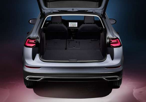 Volkswagen показал новый Golf универсал