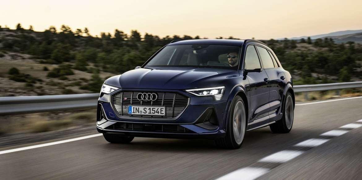 Электрокроссоверы Audi e-tron и e-tron Sportback получили новую топ-версию