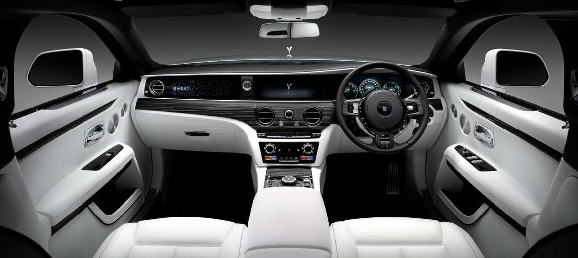 Rolls-Royce Ghost «доедет» до России в середине осени 2020 года