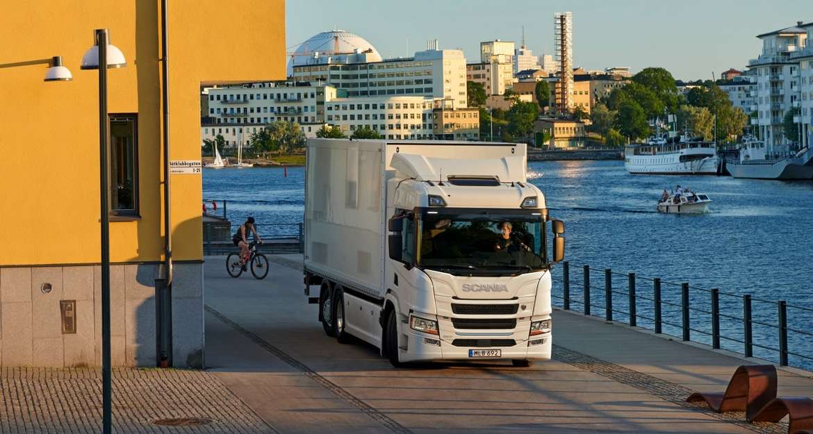 Электрогрузовики Scania пошли в «серию»