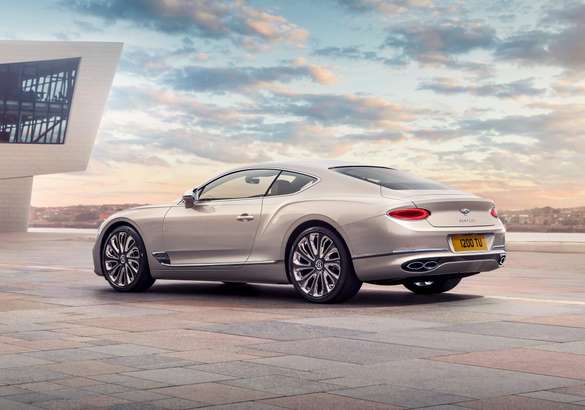 Bentley готовит премьеру купе Continental GT в версии от Mulliner