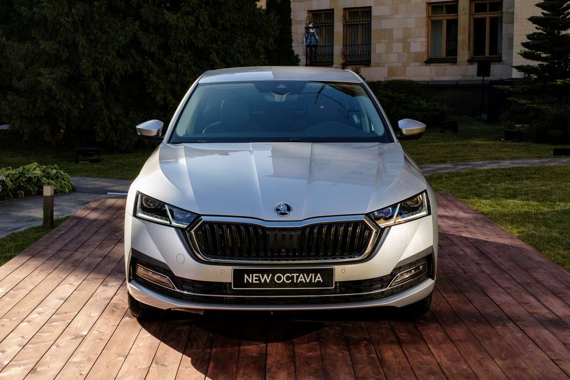 Премьера новой Skoda Octavia: плюс 198 тысяч к цене и структурные изменения в модельной гамме