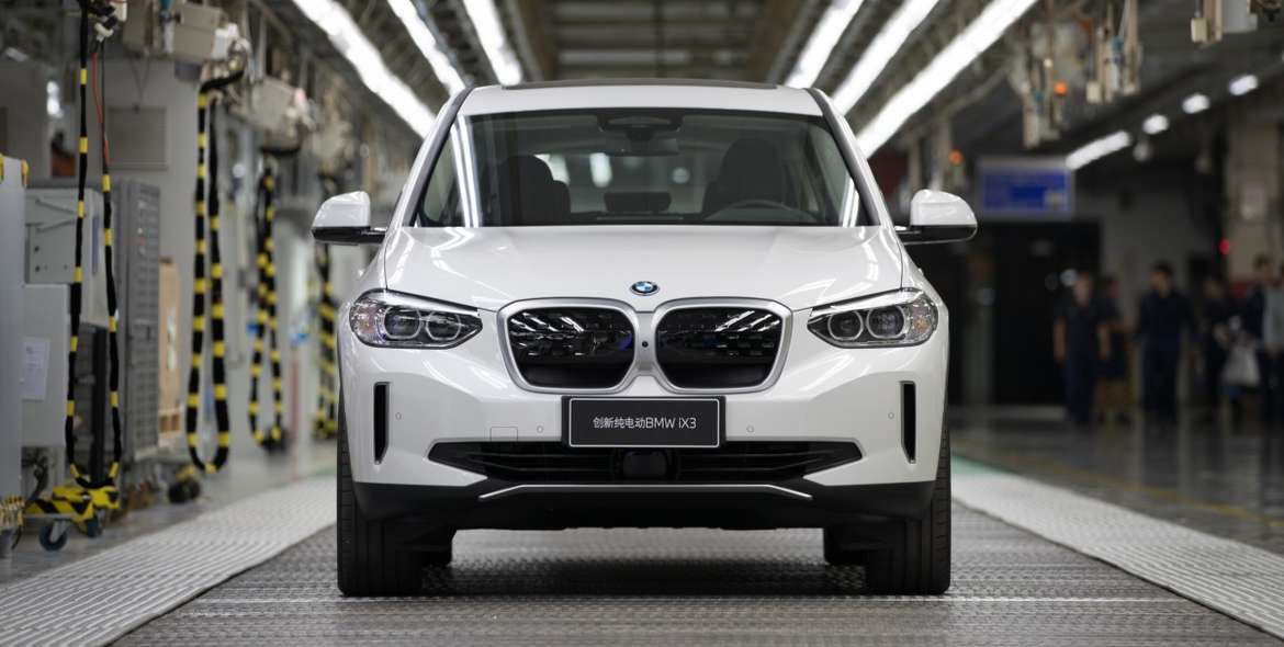 BMW и Volvo запустили производство новых электрокроссоверов