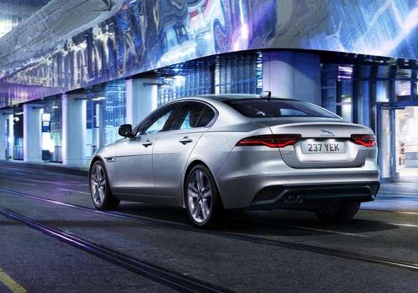 Jaguar обновил седан XE