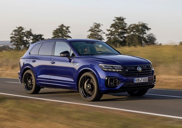 Volkswagen начал принимать заказы на гибридные версии нового Touareg