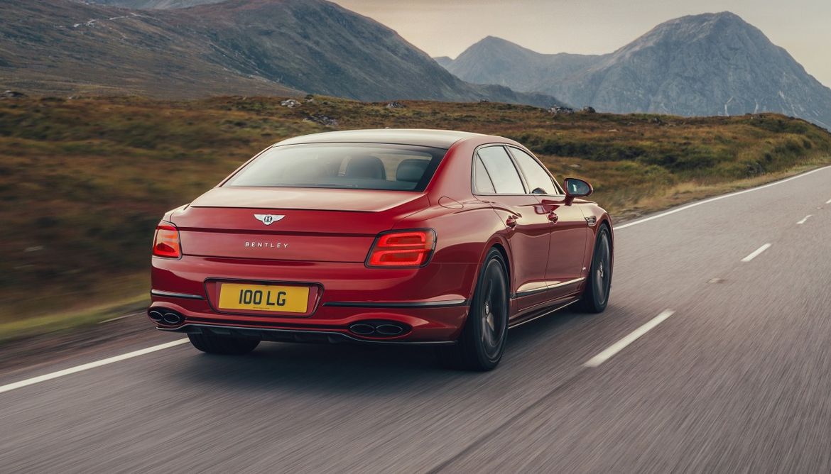 Новый Bentley Flying Spur получил мотор V8