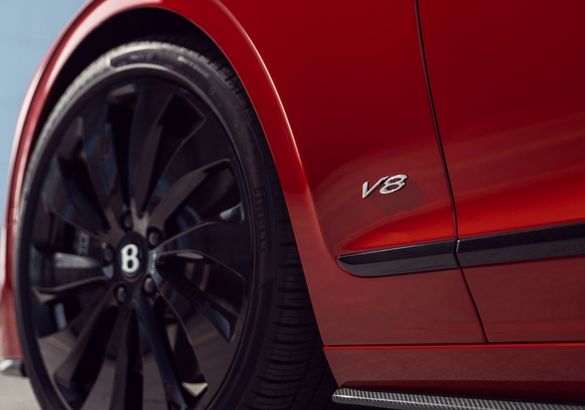 Новый Bentley Flying Spur получил мотор V8