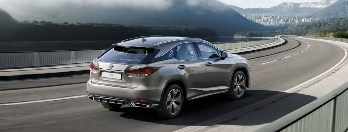 Lexus представил «черную» версию кроссовера RX