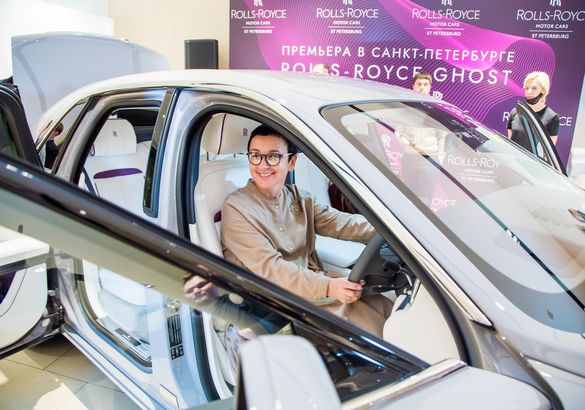 В Петербурге представили новый Rolls-Royce Ghost: 100 кг шумоизоляции, парящая подвеска и шепот «Призрака»