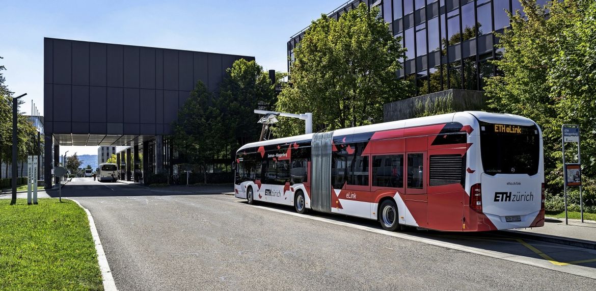 Новый сочлененный электробус Mercedes будет работать в Швейцарии