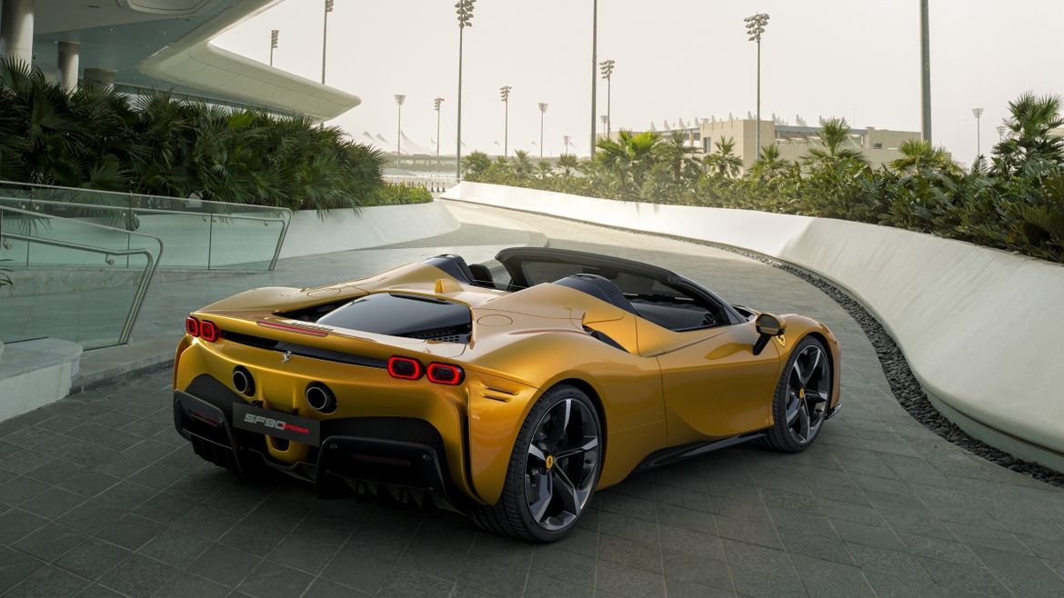 Ferrari показала свой флагманский спайдер