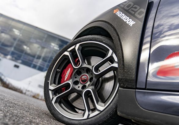 Mini John Cooper Works GP «поедет» на шинах Hankook