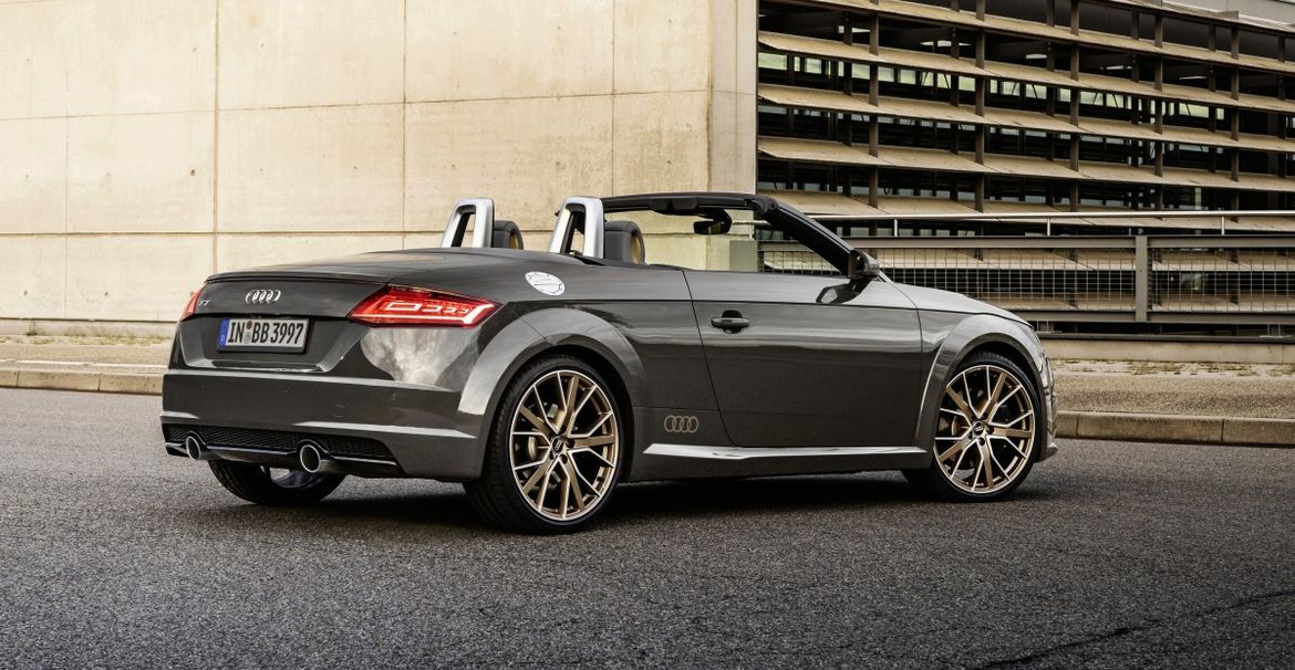 Купе и родстер Audi TT получат спортивный стайлинг-пакет и новую линию оснащения