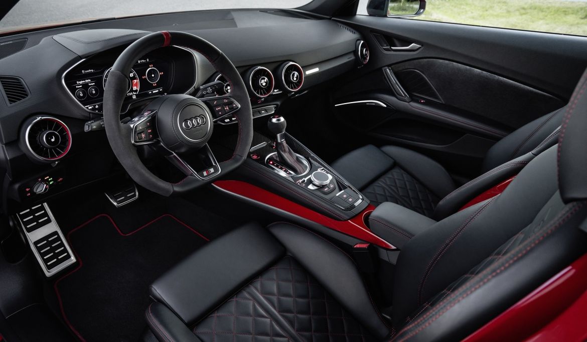 Купе и родстер Audi TT получат спортивный стайлинг-пакет и новую линию оснащения