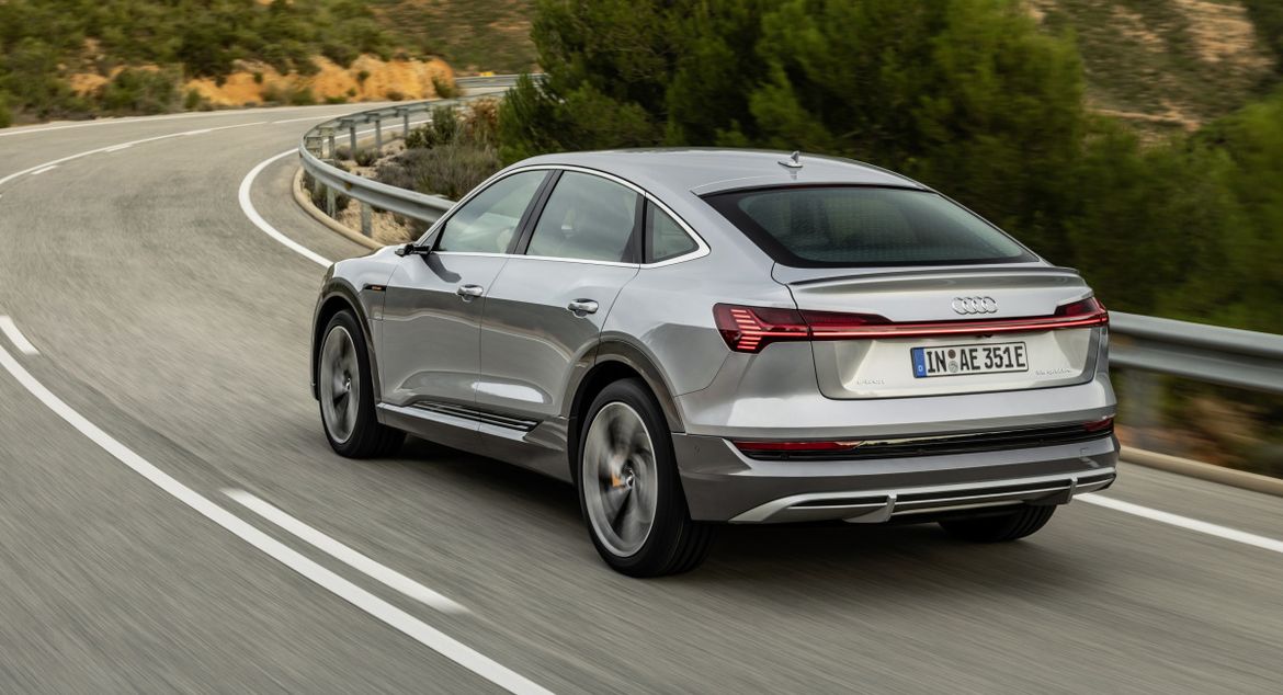 Audi e-tron получил новую систему зарядки