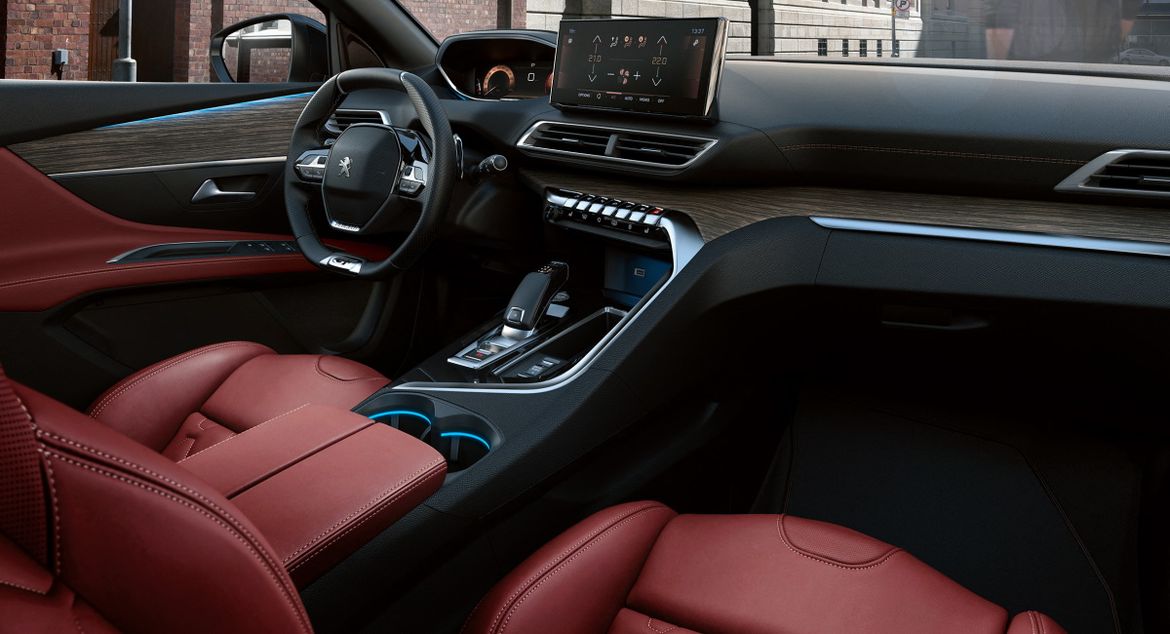 Обновленные Peugeot 3008 и 5008 получили российские ценники