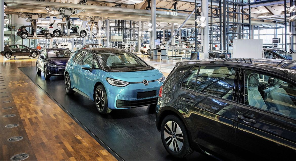 Volkswagen выпустил последний экземпляр e-Golf