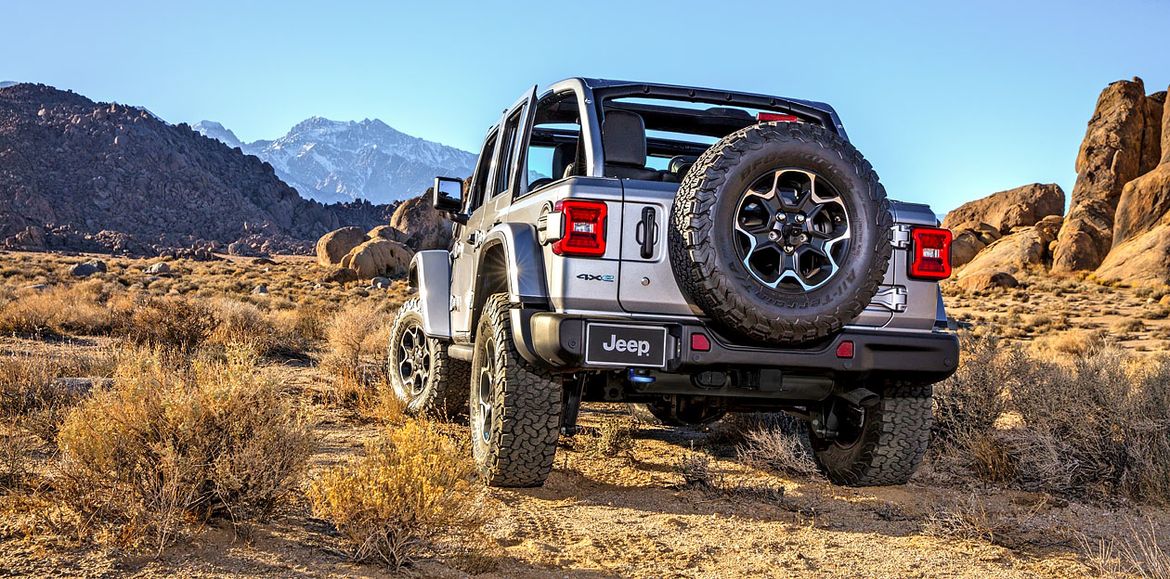 «Гибридный» Jeep Wrangler стал доступен для заказа в Европе