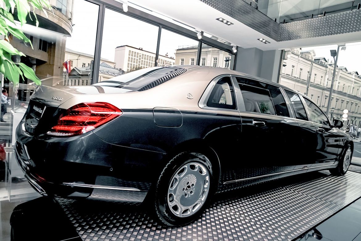 В Россию приехал уникальный Mercedes-Maybach Pullman