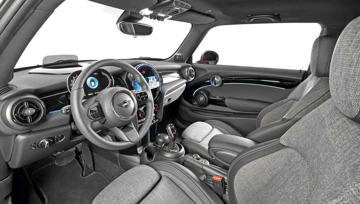 Mini обновил хэтчбеки и кабриолет