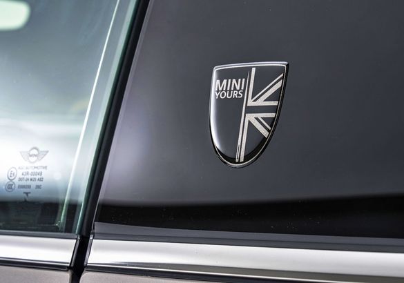 Mini обновил хэтчбеки и кабриолет