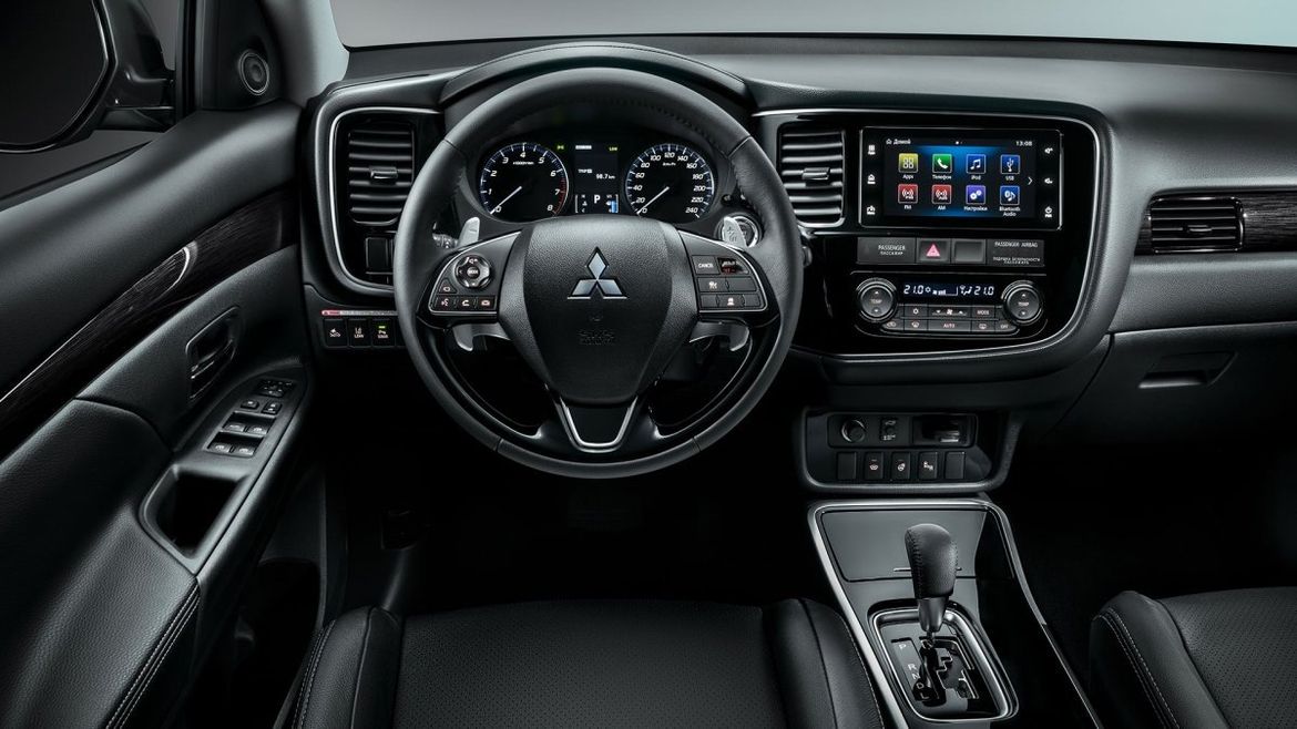 Mitsubishi привезла к дилерам прощальную партию Outlander GT