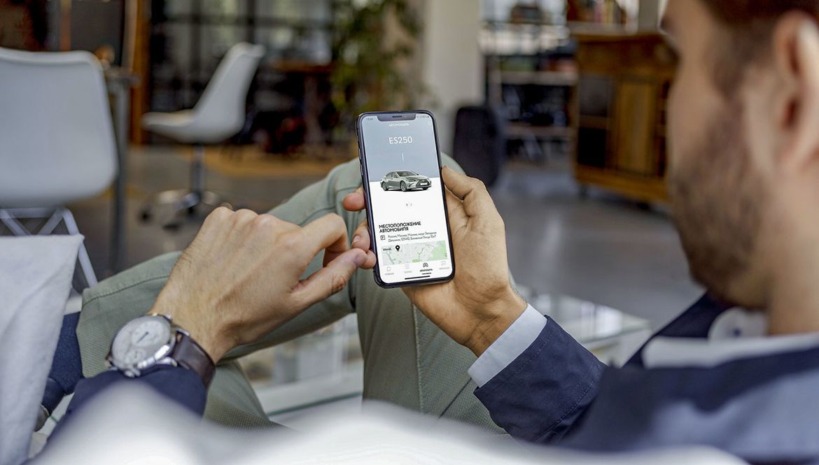 Российские владельцы автомобилей Toyota и Lexus смогут контролировать свои машины со смартфонов