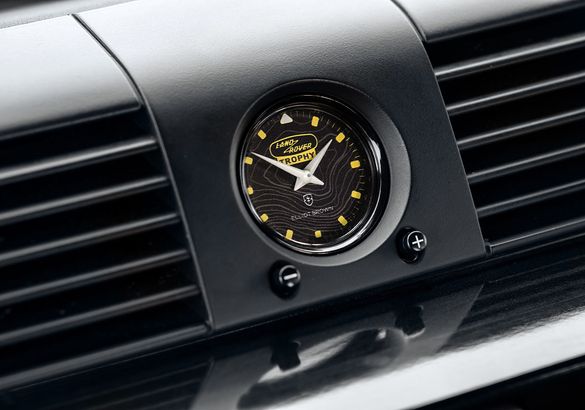 Land Rover выпустит классический Defender ограниченной серией