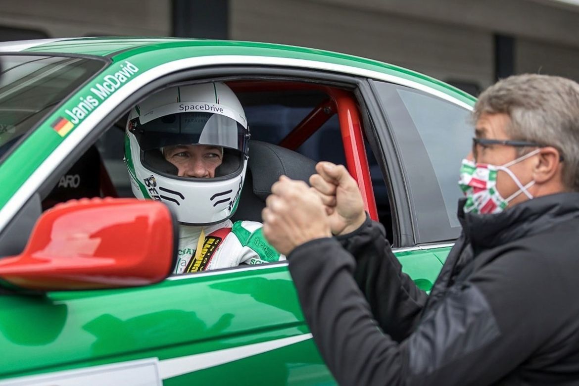 Янис Мак-Дэвид при поддержке Paravan и Schaeffler прошел первые тесты на «Хоккенхаймринге»