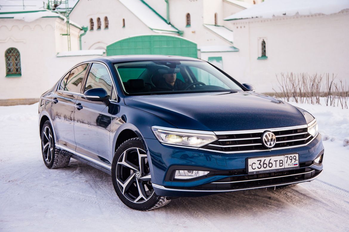 Тест-драйв Volkwagen Passat 2.0 TSI против Kia K5 2.5 GDI: обгон на финише