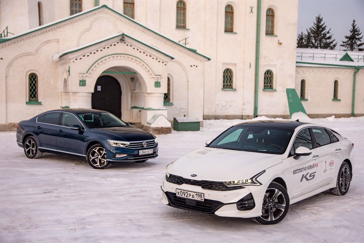 Тест-драйв Volkwagen Passat 2.0 TSI против Kia K5 2.5 GDI: обгон на финише