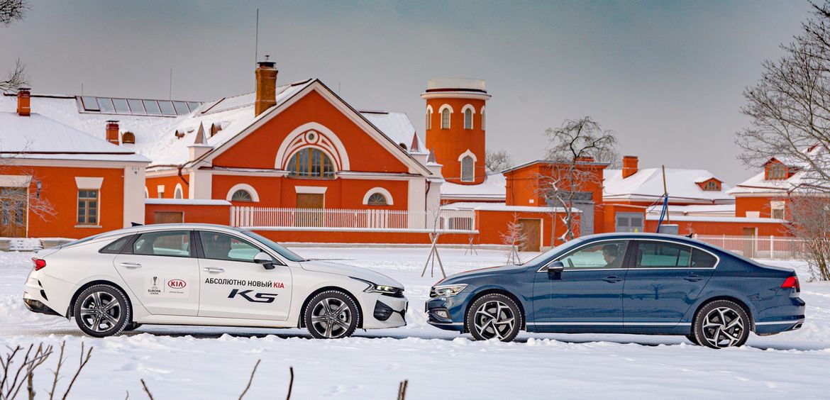 Тест-драйв Volkwagen Passat 2.0 TSI против Kia K5 2.5 GDI: обгон на финише