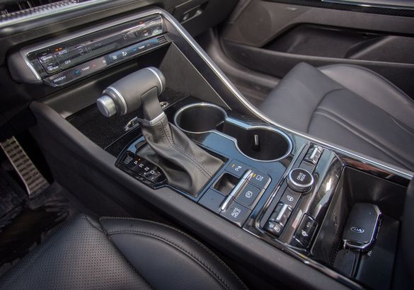 Тест-драйв Volkwagen Passat 2.0 TSI против Kia K5 2.5 GDI: обгон на финише