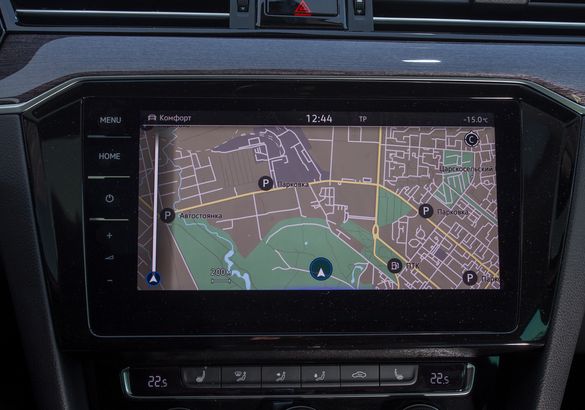 Тест-драйв Volkwagen Passat 2.0 TSI против Kia K5 2.5 GDI: обгон на финише