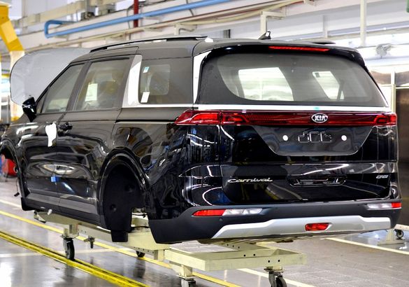 Новый Kia Carnival встал на конвейер «Автотора»